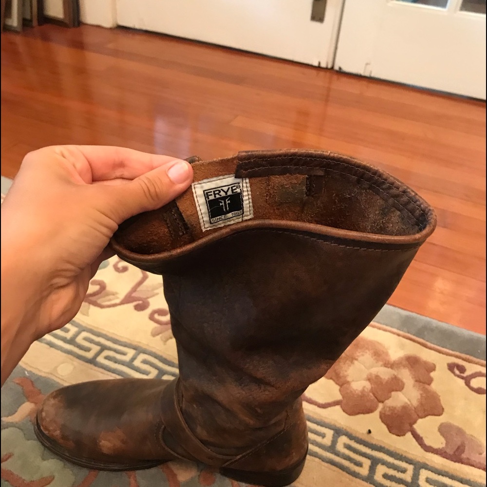 Frye - Picture 5 of 7